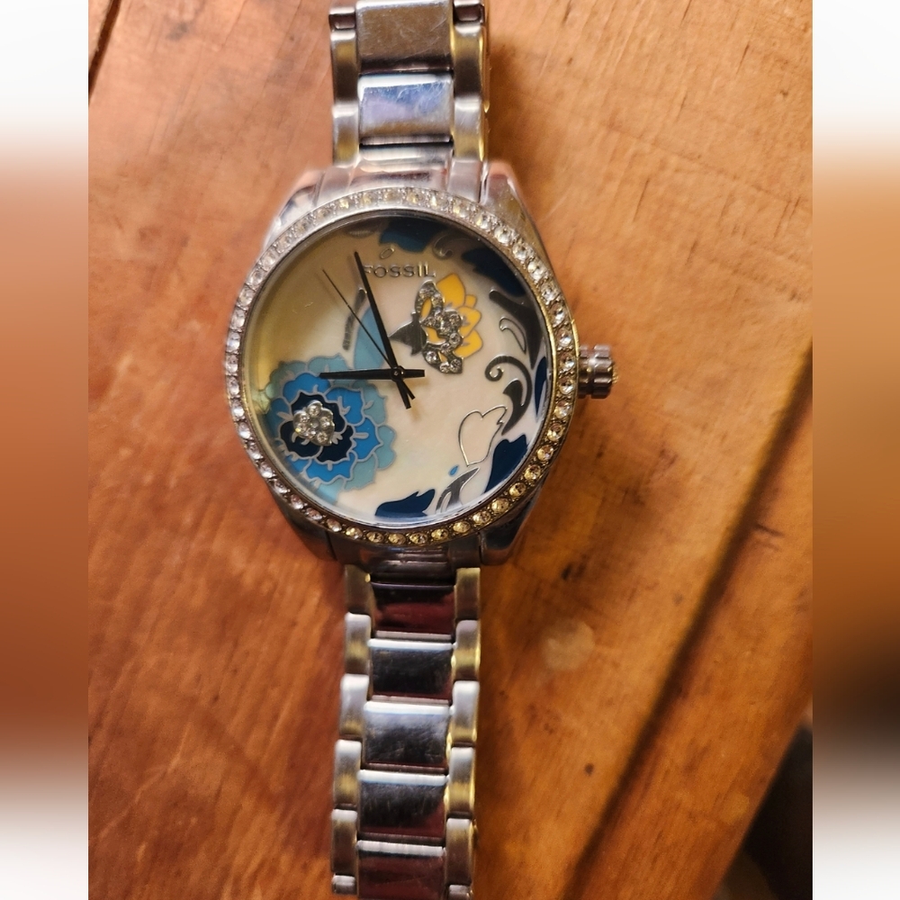 Fossil Silver Watch with Floral Design - Picture 3 of 5
